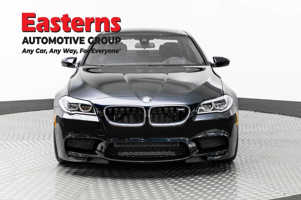Used 2015 BMW M5 RWD image 2