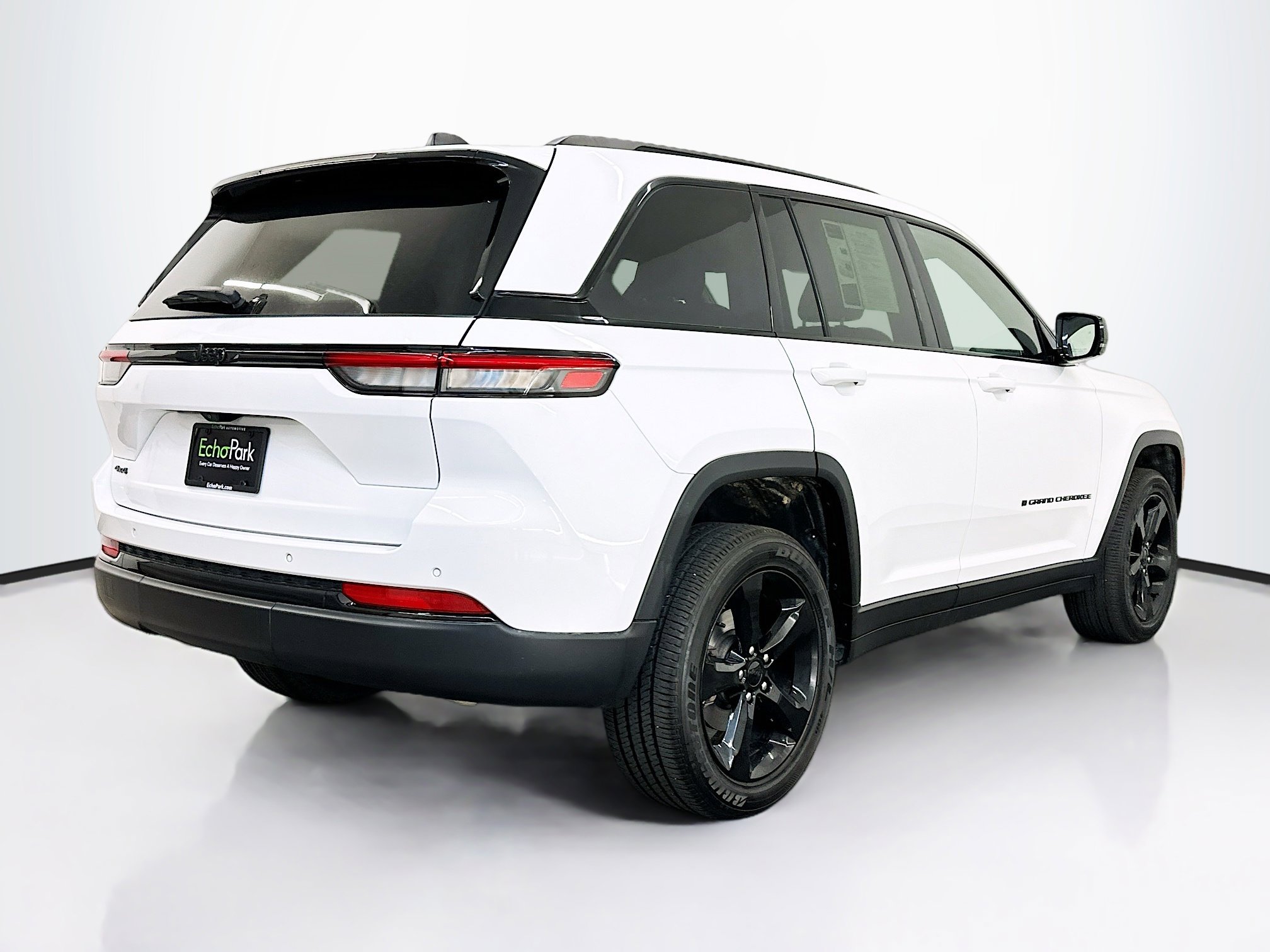 Used 2022 Jeep Grand Cherokee Altitude image 9