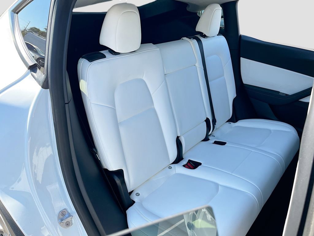 Used 2020 Tesla Model Y Long Range image 26