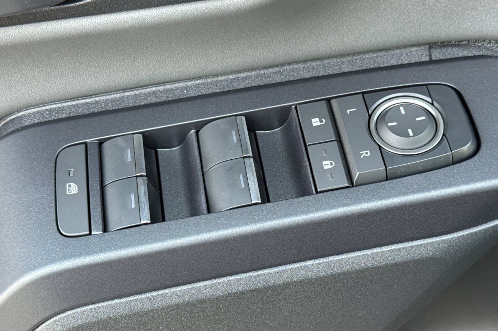 New 2026 Toyota RAV4 XSE AWD/4WD image 12