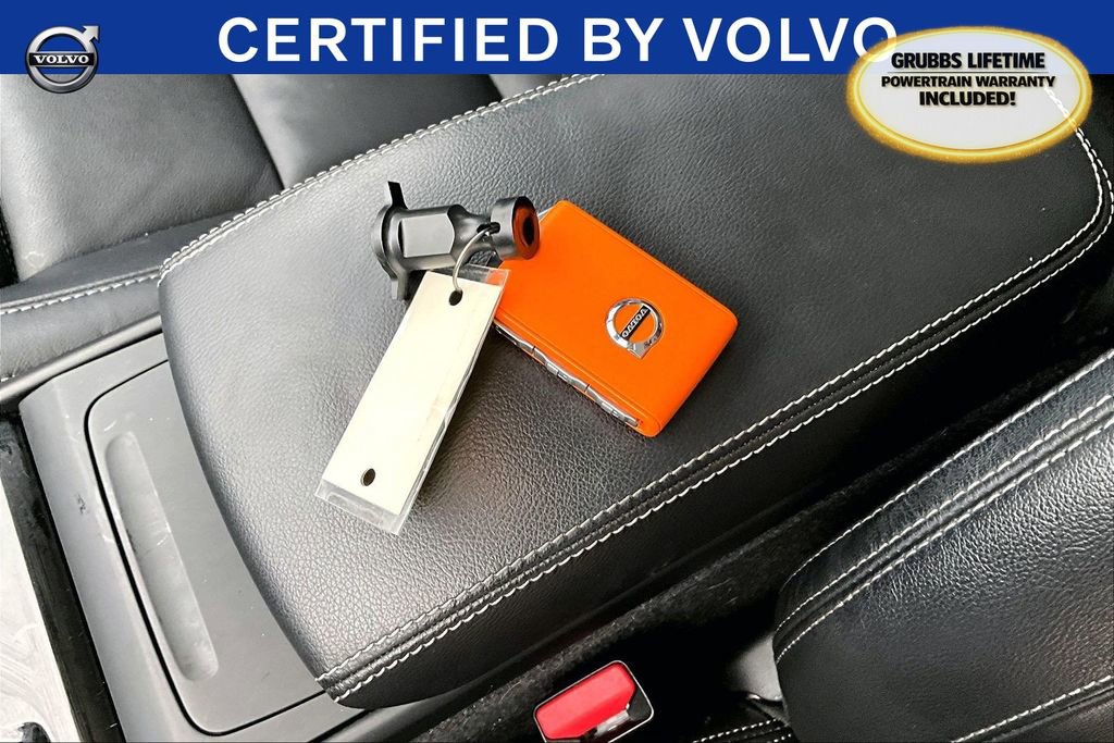 Used 2023 Volvo XC40 B4 Plus w/ Driver Assist Package image 13