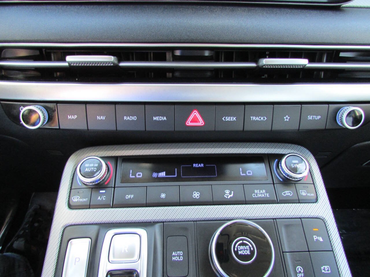 Used 2024 Hyundai Palisade SEL FWD image 30