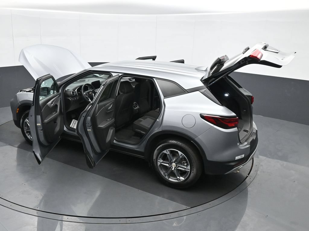 Used 2025 Chevrolet Blazer LT FWD image 38