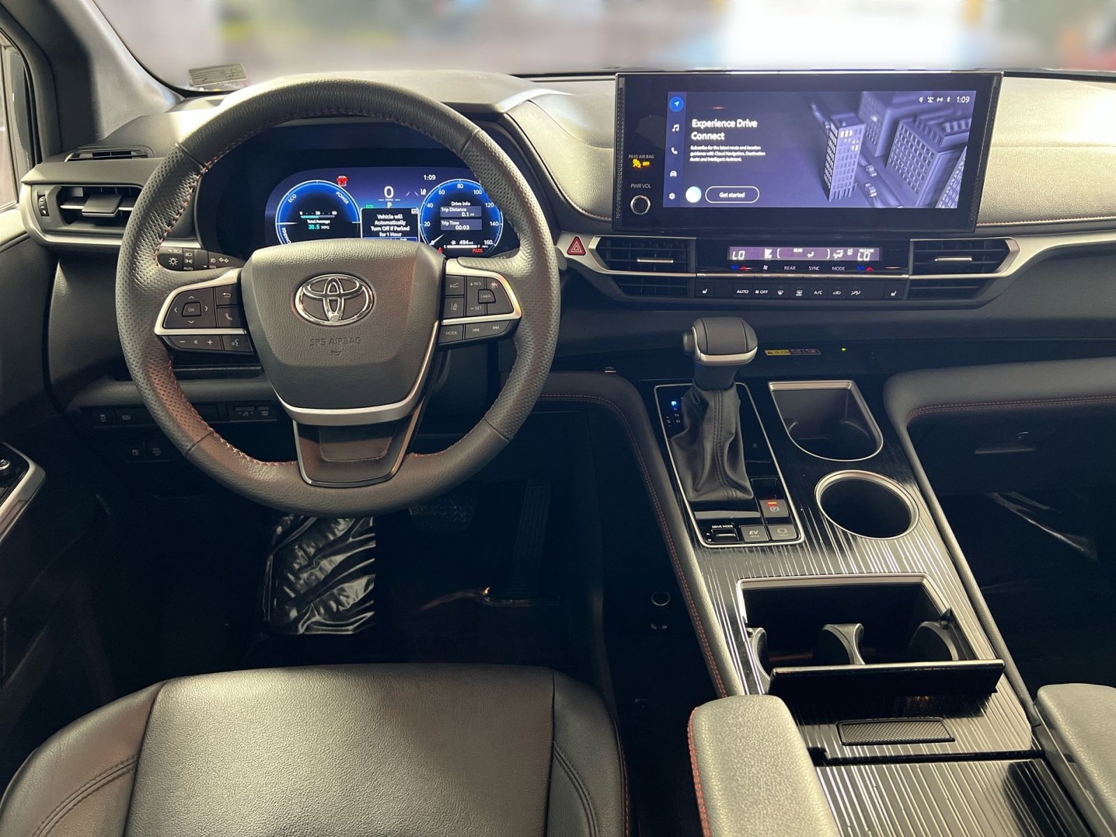 Used 2025 Toyota Sienna XSE image 23