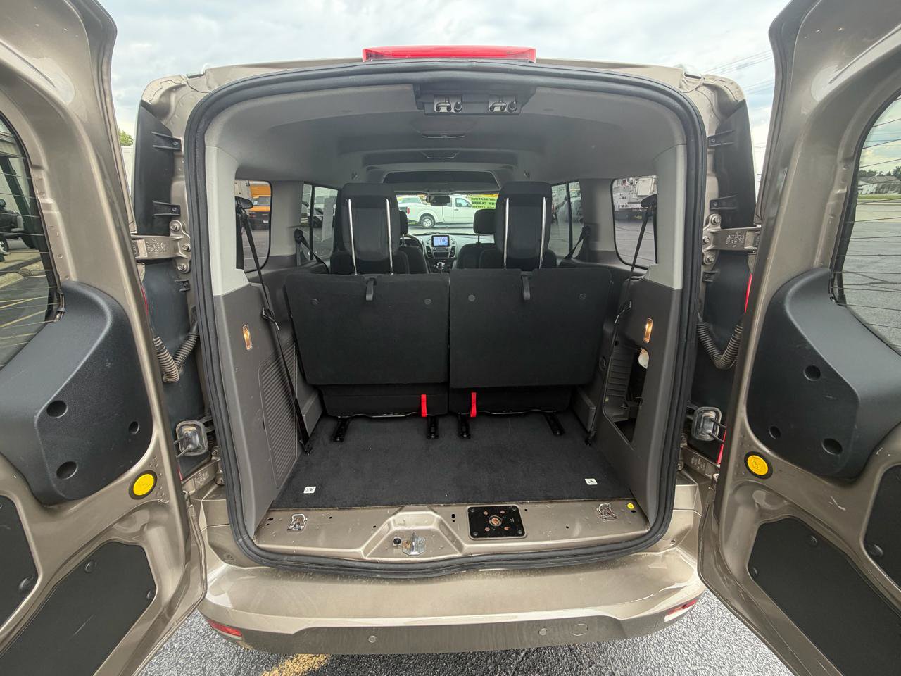Used 2020 Ford Transit Connect XLT FWD image 10
