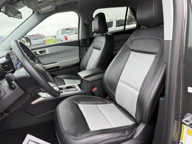 Certified 2023 Ford Explorer XLT w/ Equipment Group 202A AWD/4WD image 11