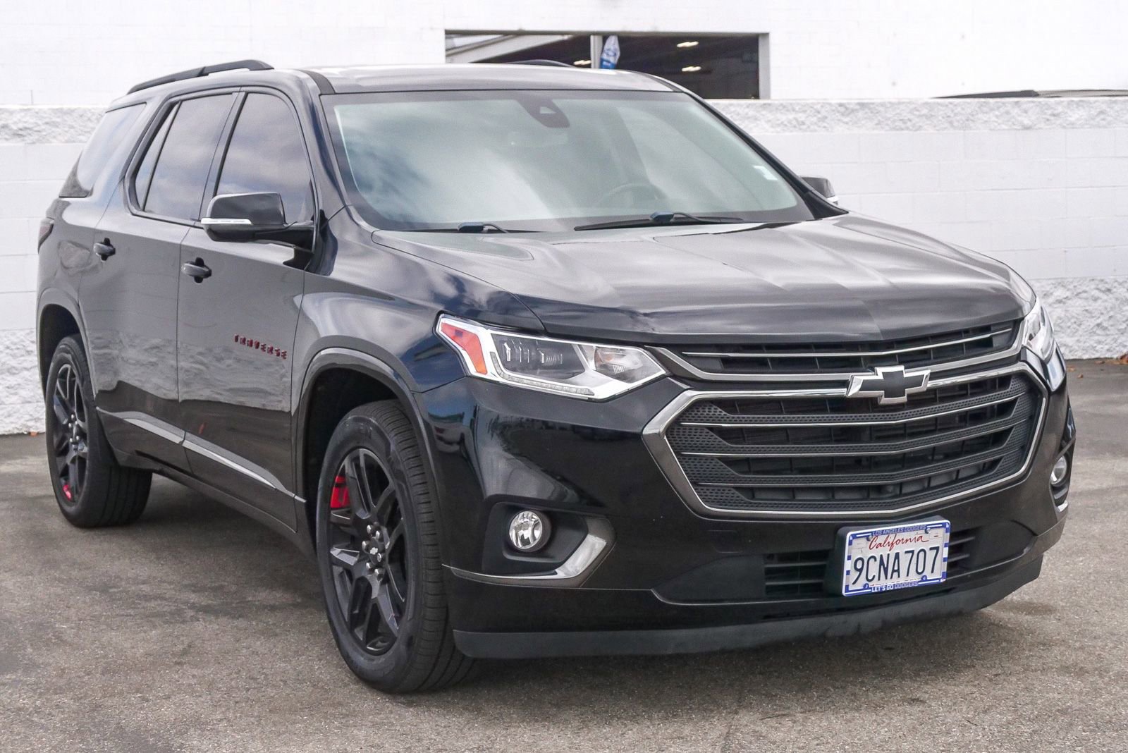 Used 2019 Chevrolet Traverse Premier w/ Redline Edition FWD image 3