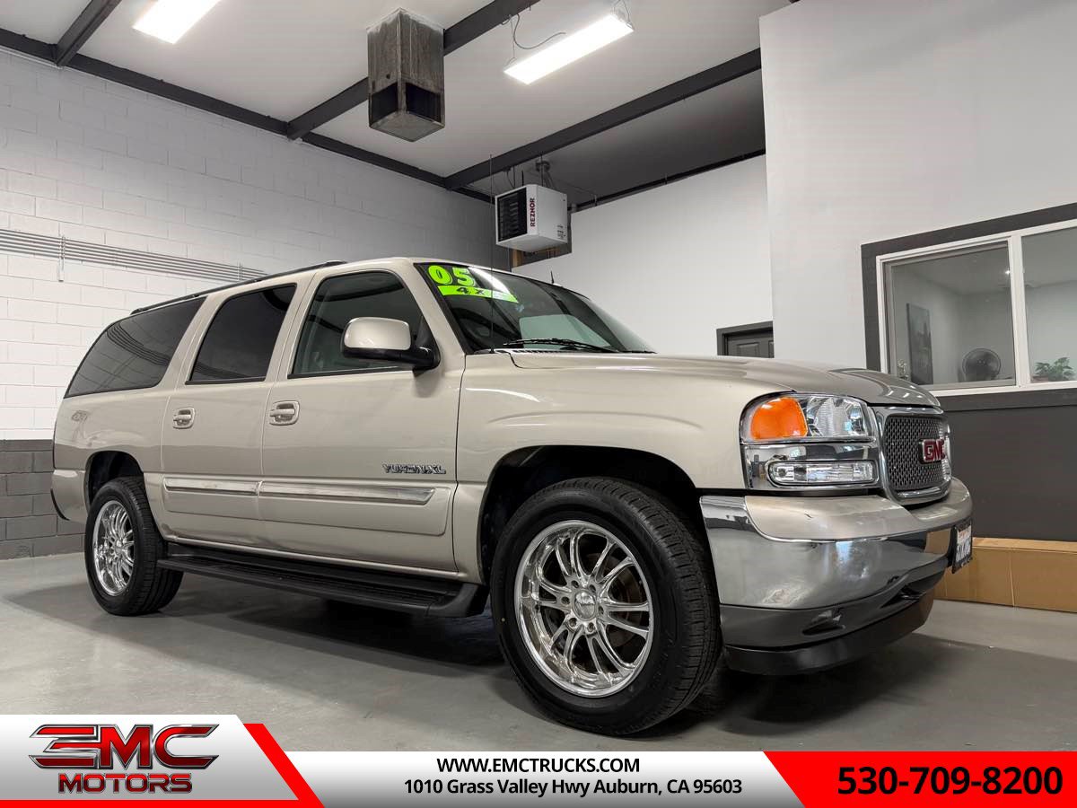 Used 2005 GMC Yukon XL SLE AWD/4WD image 1