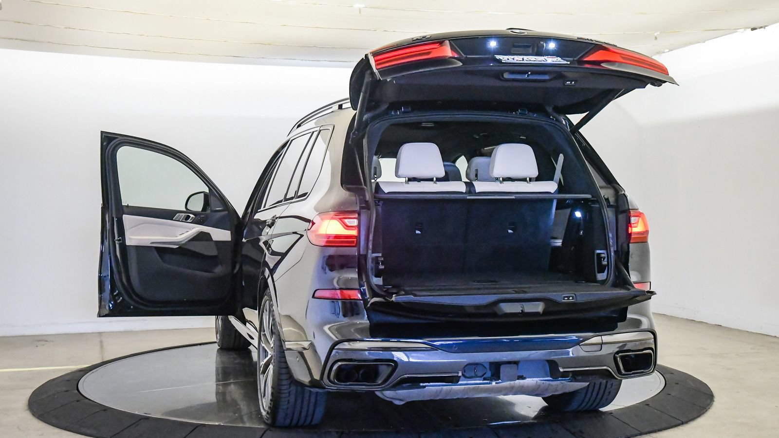 Used 2021 BMW X7 M50i w/ Executive Package AWD/4WD image 34