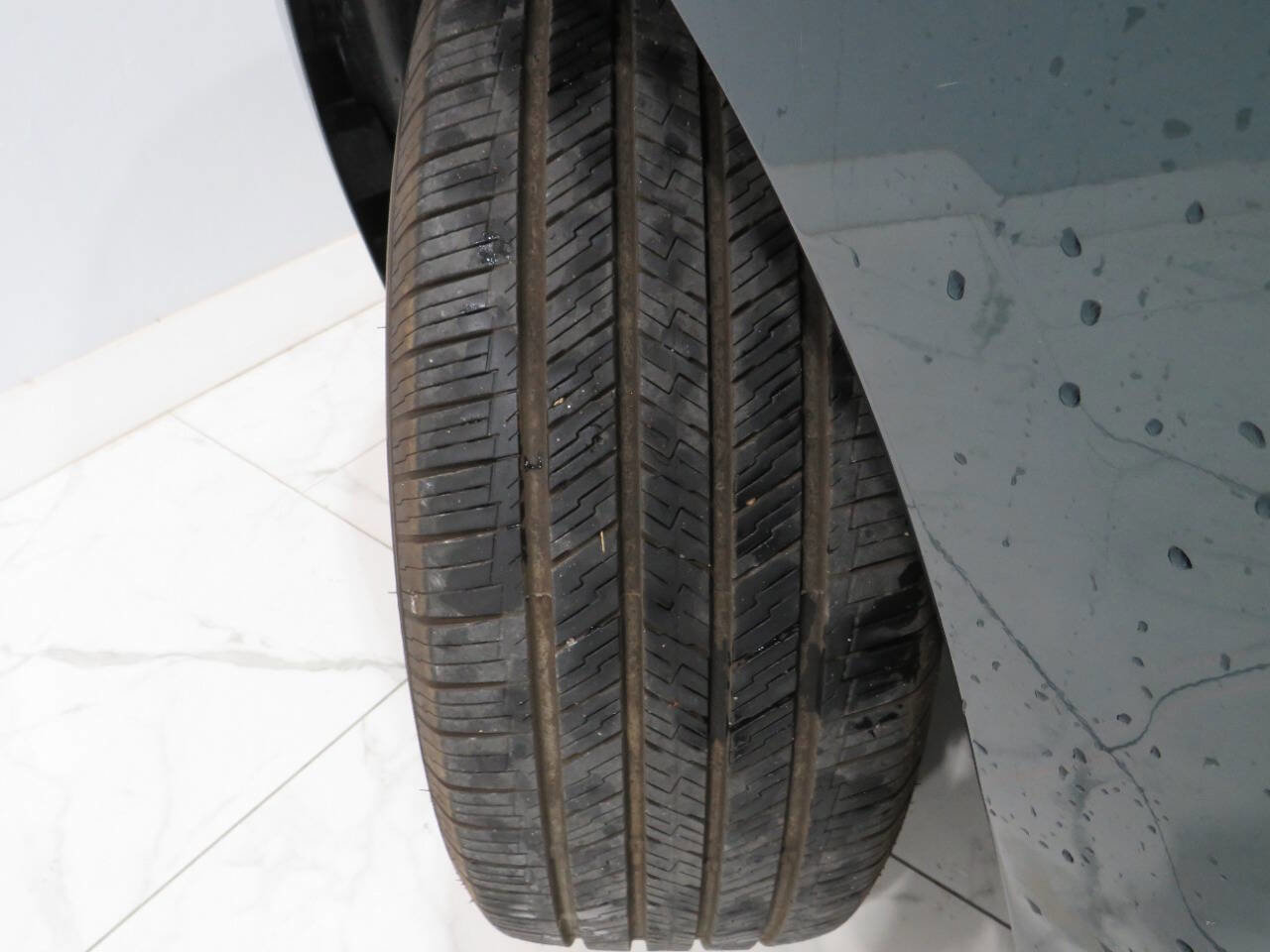 Used 2017 Jaguar F-PACE Premium image 30