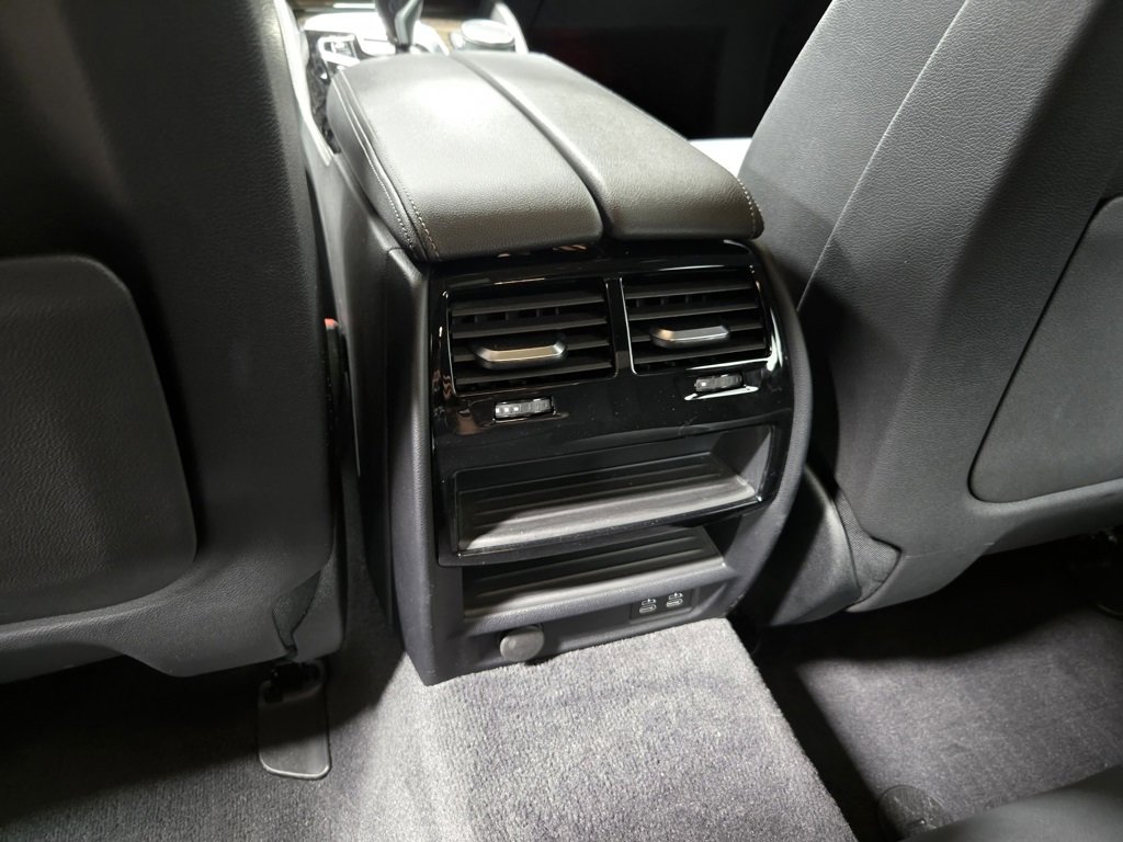 Used 2021 BMW 530e xDrive w/ M Sport Package image 37