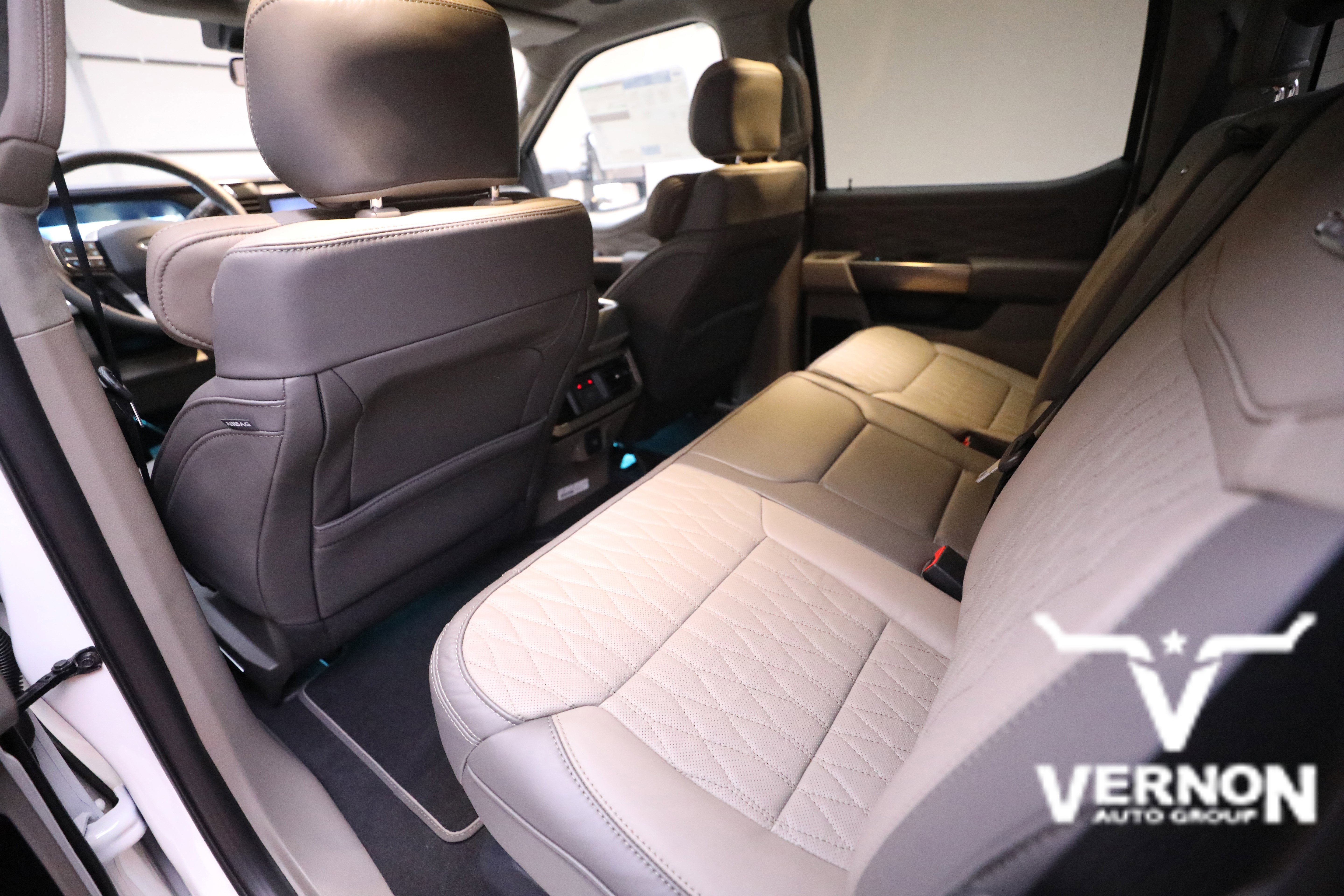 New 2026 Ford F350 Platinum w/ Platinum Plus Package image 9