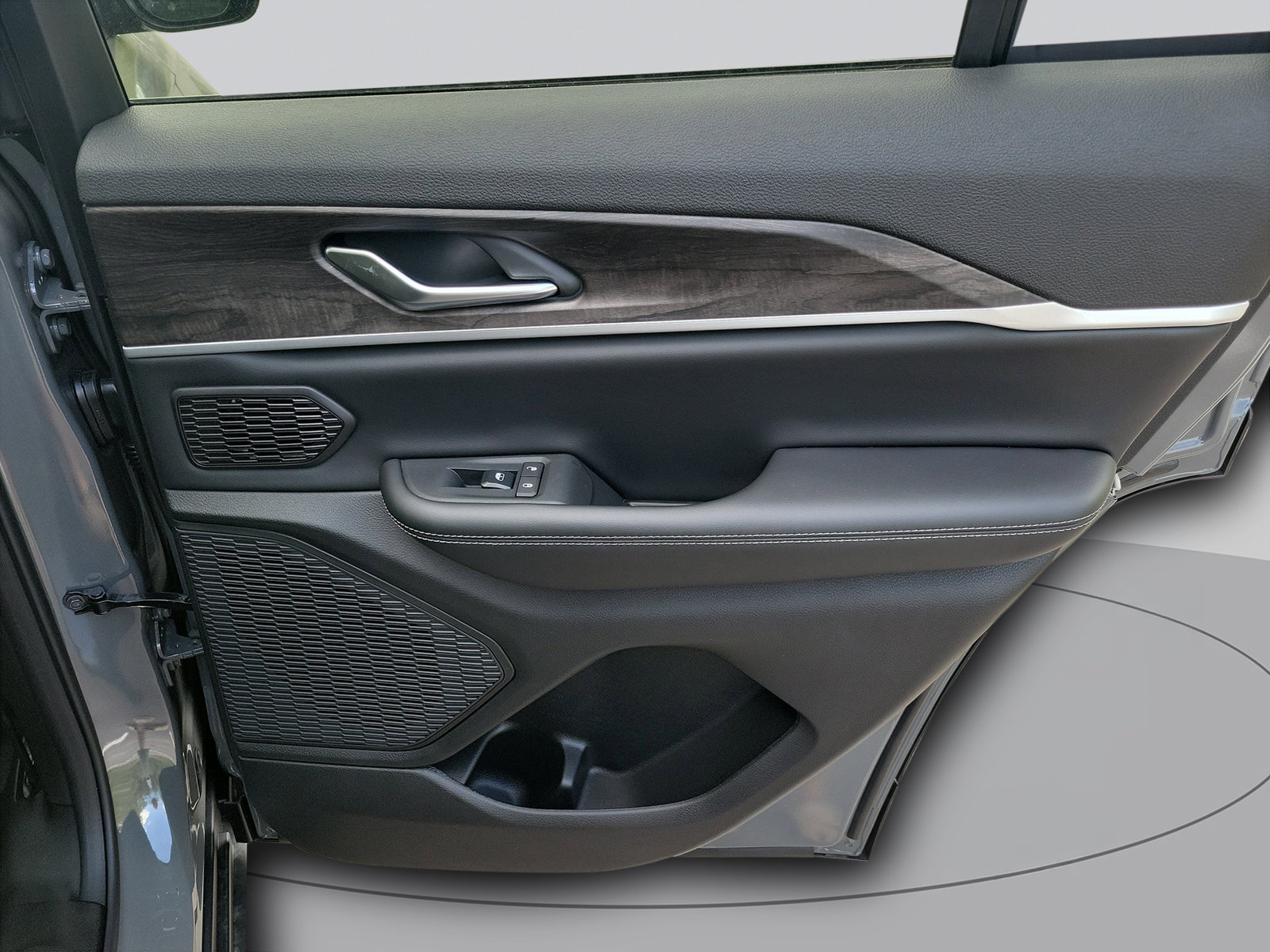 New 2027 Jeep Grand Cherokee Limited RWD image 36