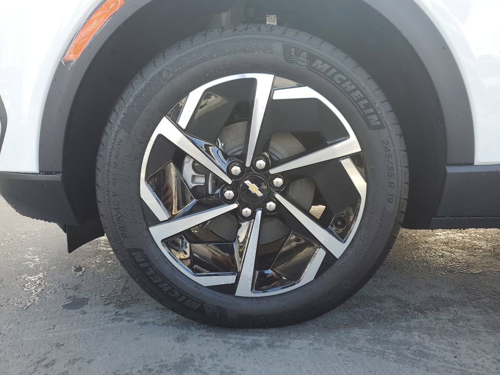 New 2026 Chevrolet Equinox EV LT image 6