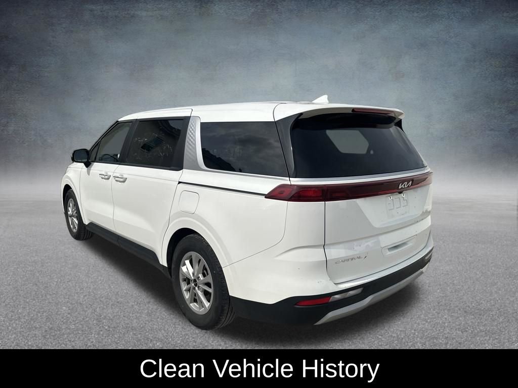 Used 2024 Kia Carnival LX image 3