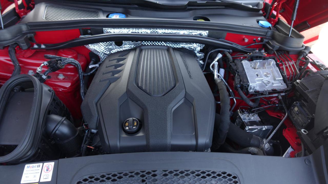 Used 2023 Porsche Macan image 22