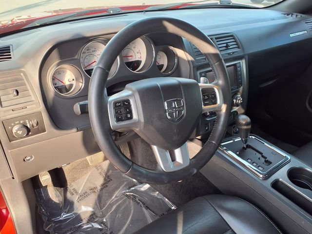 Used 2012 Dodge Challenger R/T RWD image 4