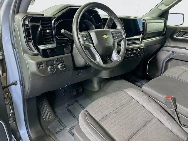 Used 2025 Chevrolet Silverado 1500 LT RWD image 10
