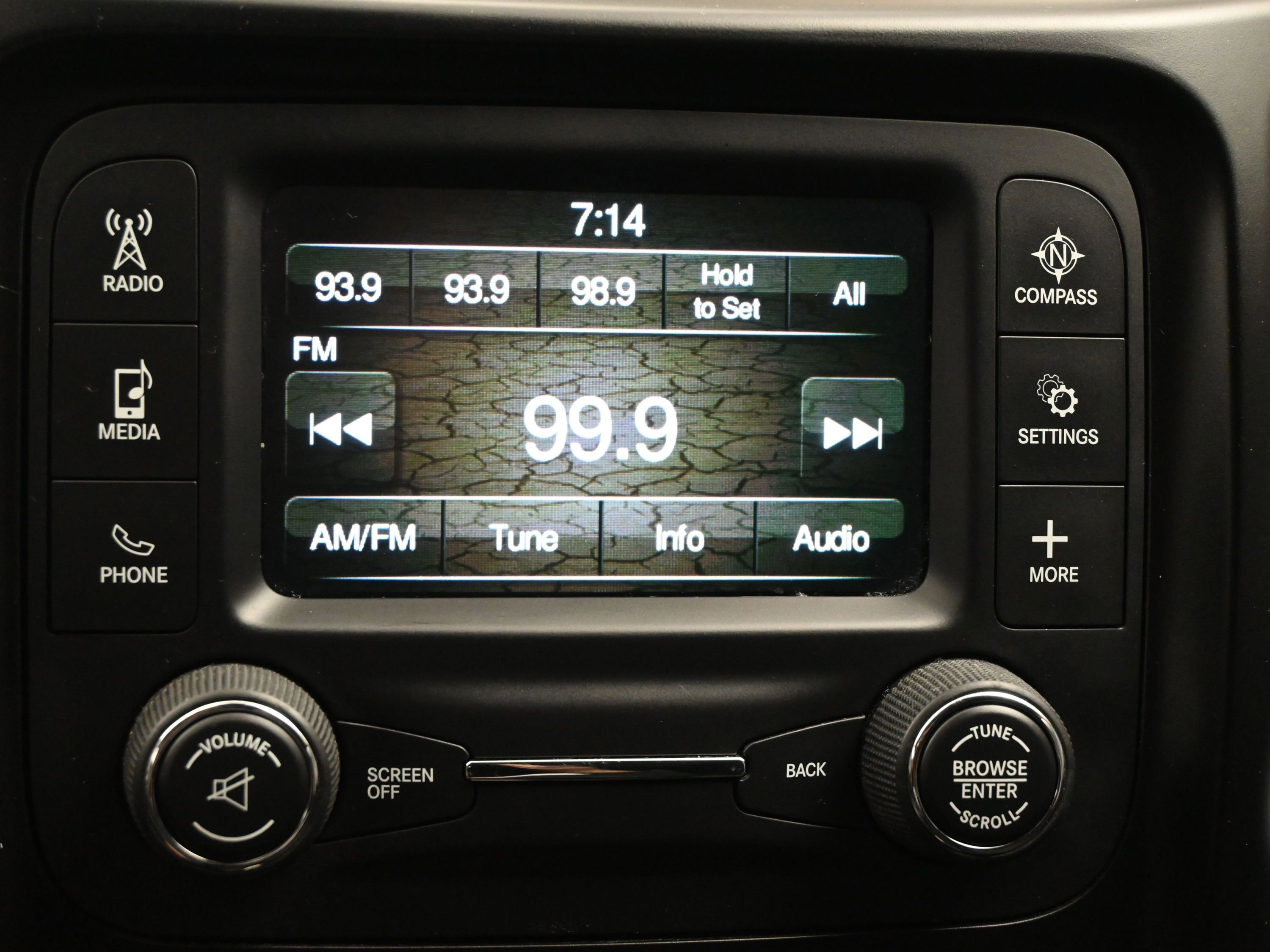 Used 2016 Jeep Cherokee Sport image 15