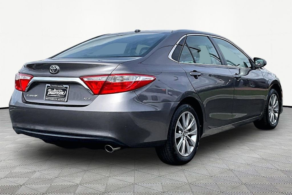 Used 2017 Toyota Camry XLE FWD image 2