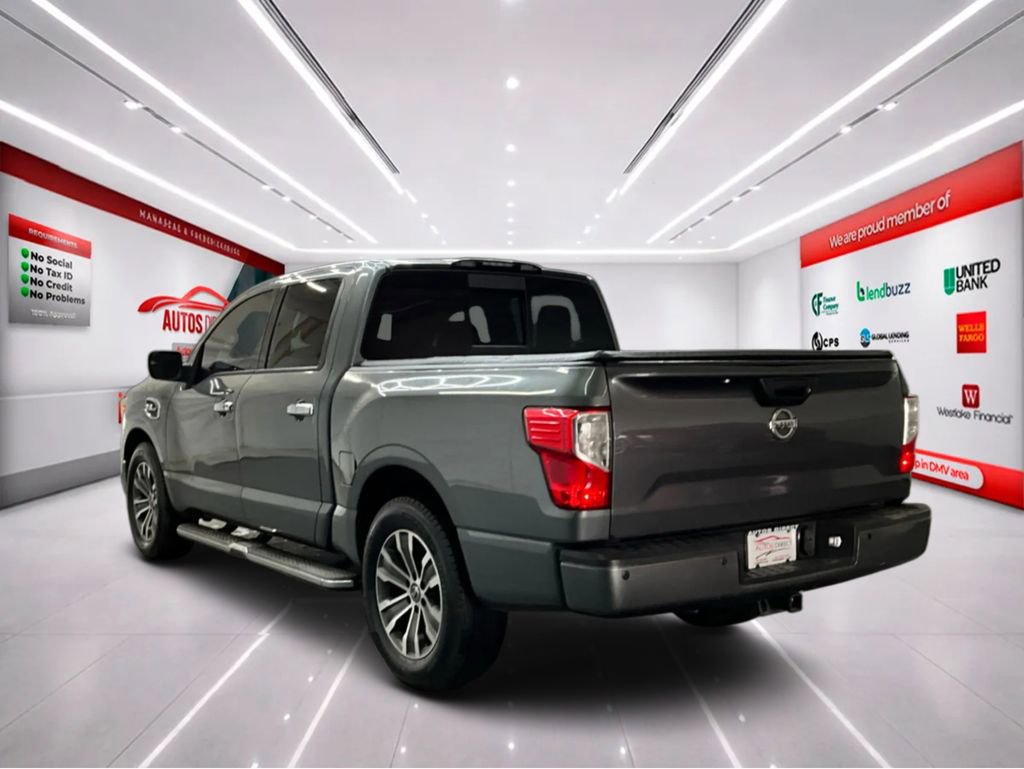Used 2017 Nissan Titan SL image 6