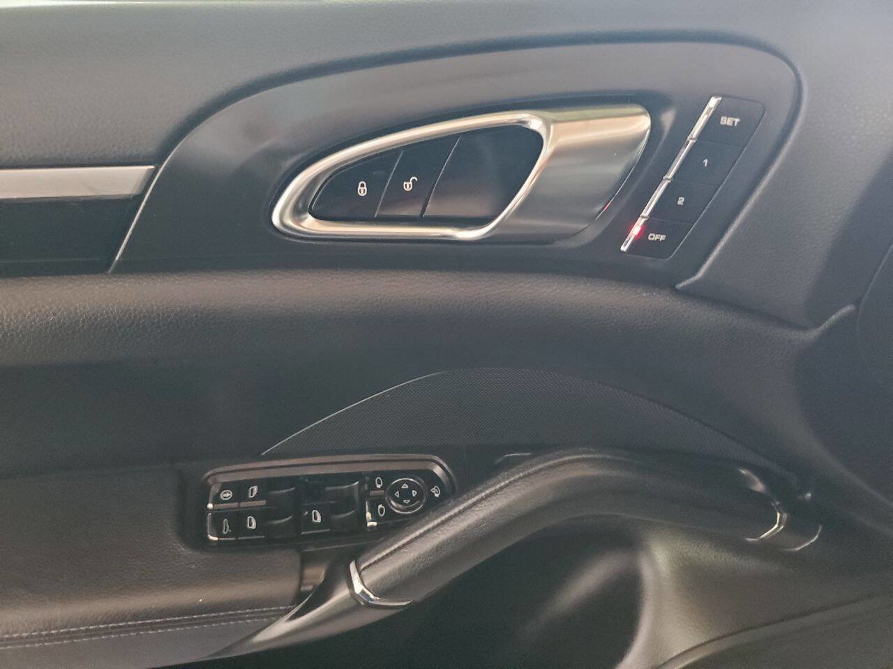 Used 2012 Porsche Cayenne image 10