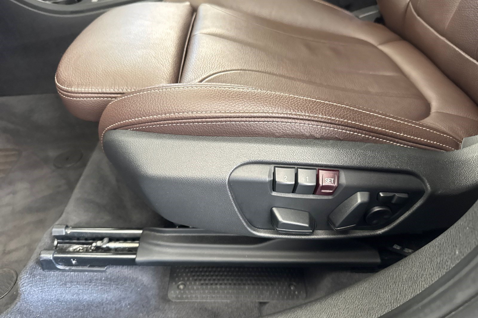Used 2020 BMW X1 sDrive28i w/ Convenience Package FWD image 14