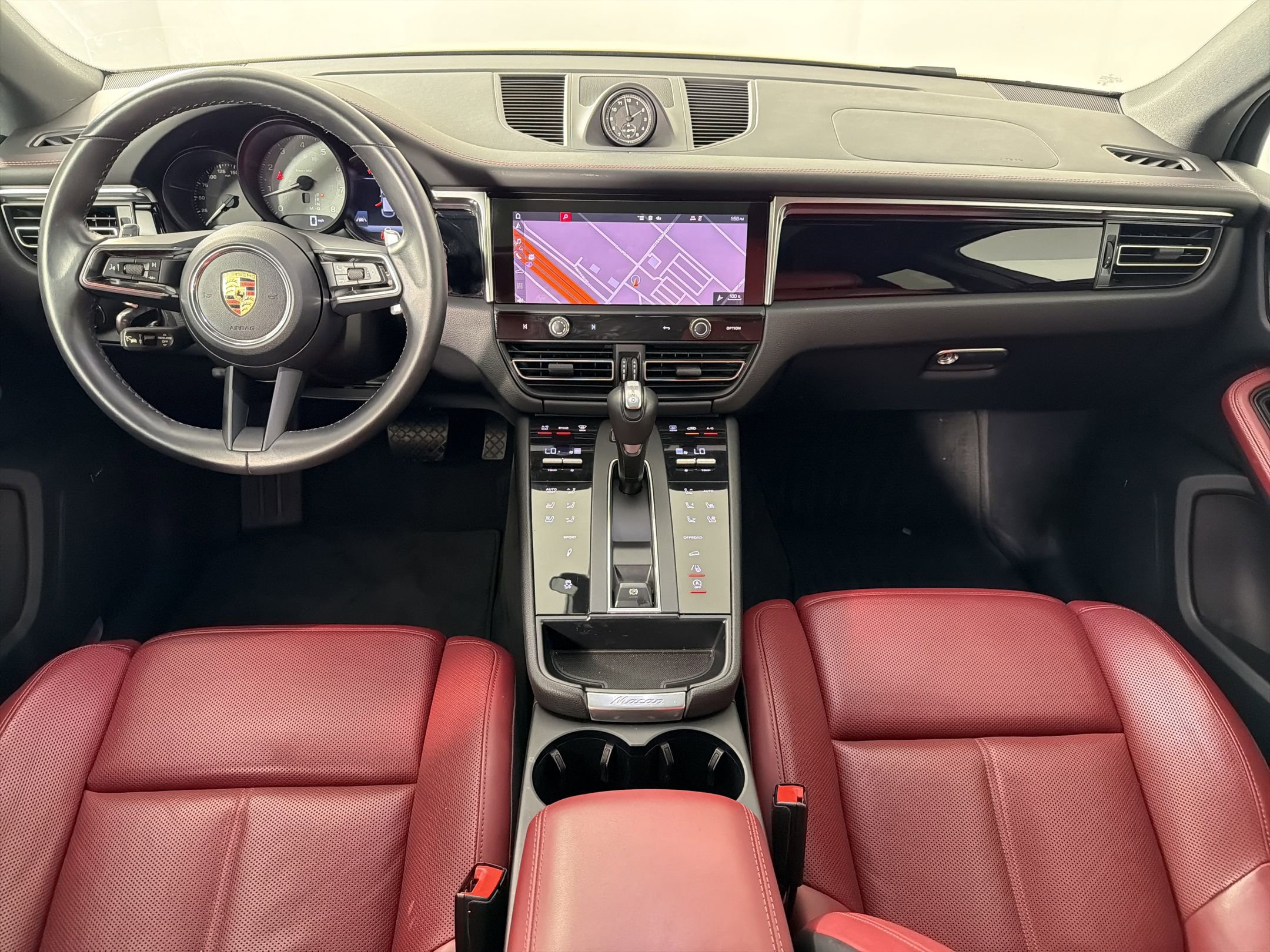 Certified 2023 Porsche Macan S image 17