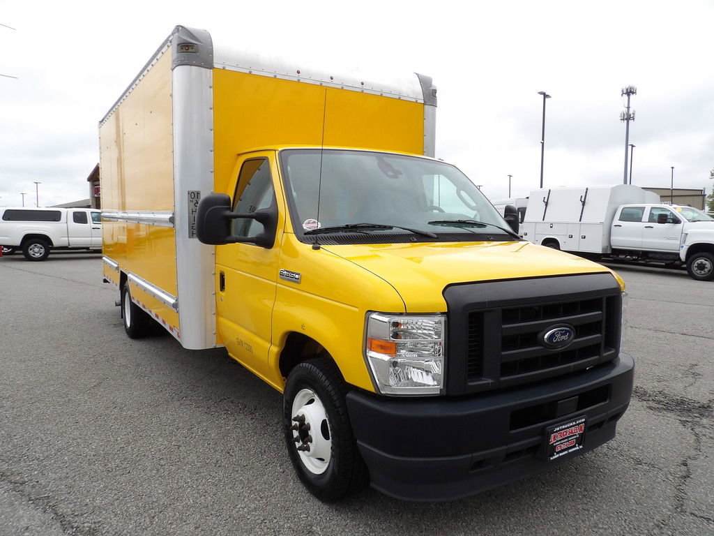 Used 2021 Ford E-350 and Econoline 350 Super Duty RWD image 11