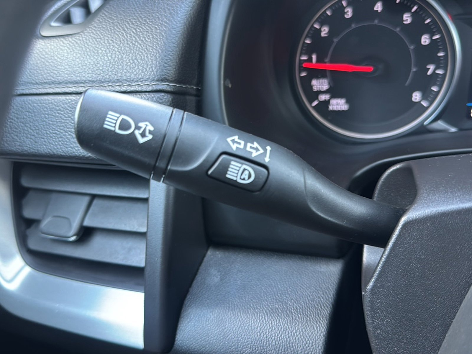 Used 2023 GMC Terrain SLE w/ Elevation Edition AWD/4WD image 27