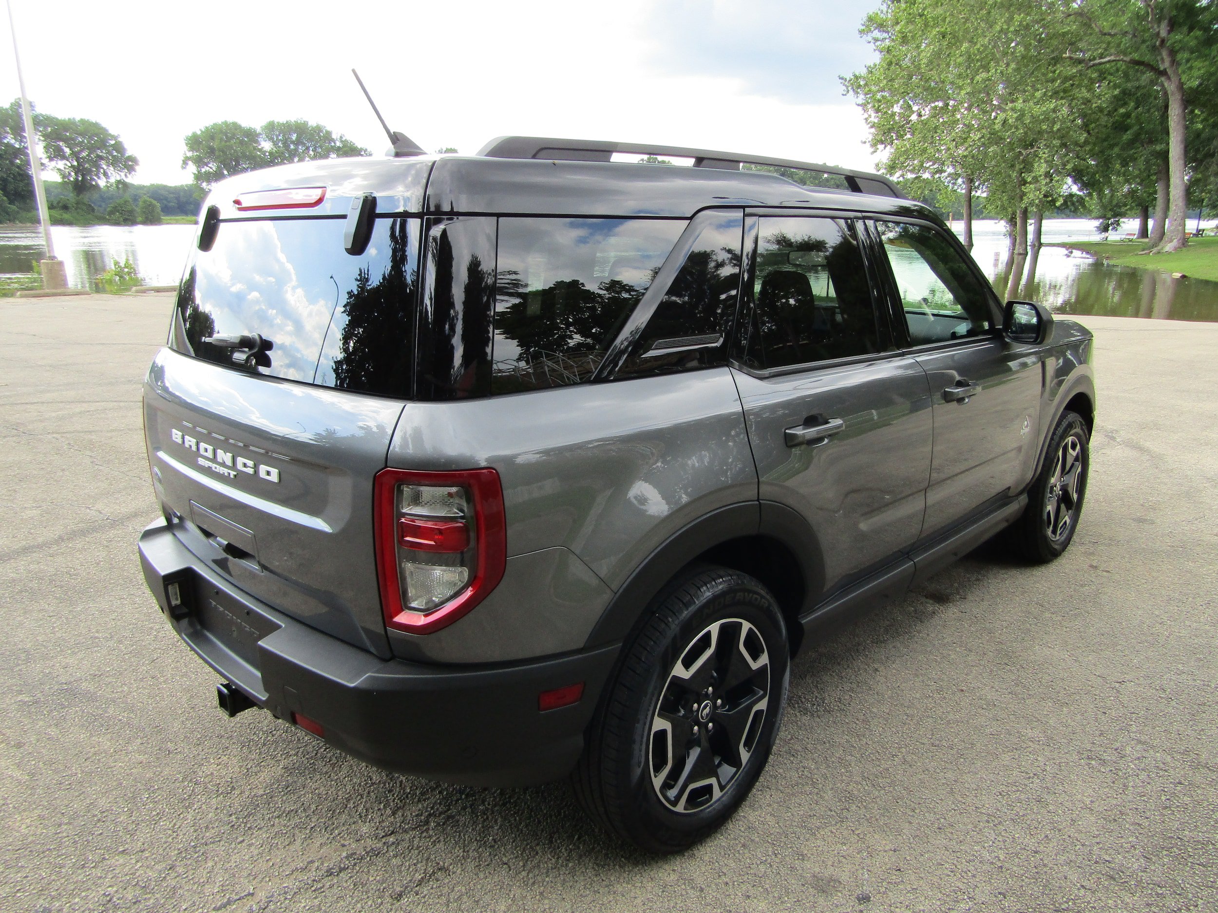 Used 2021 Ford Bronco Sport Outer Banks w/ Outer Banks Package AWD/4WD image 4