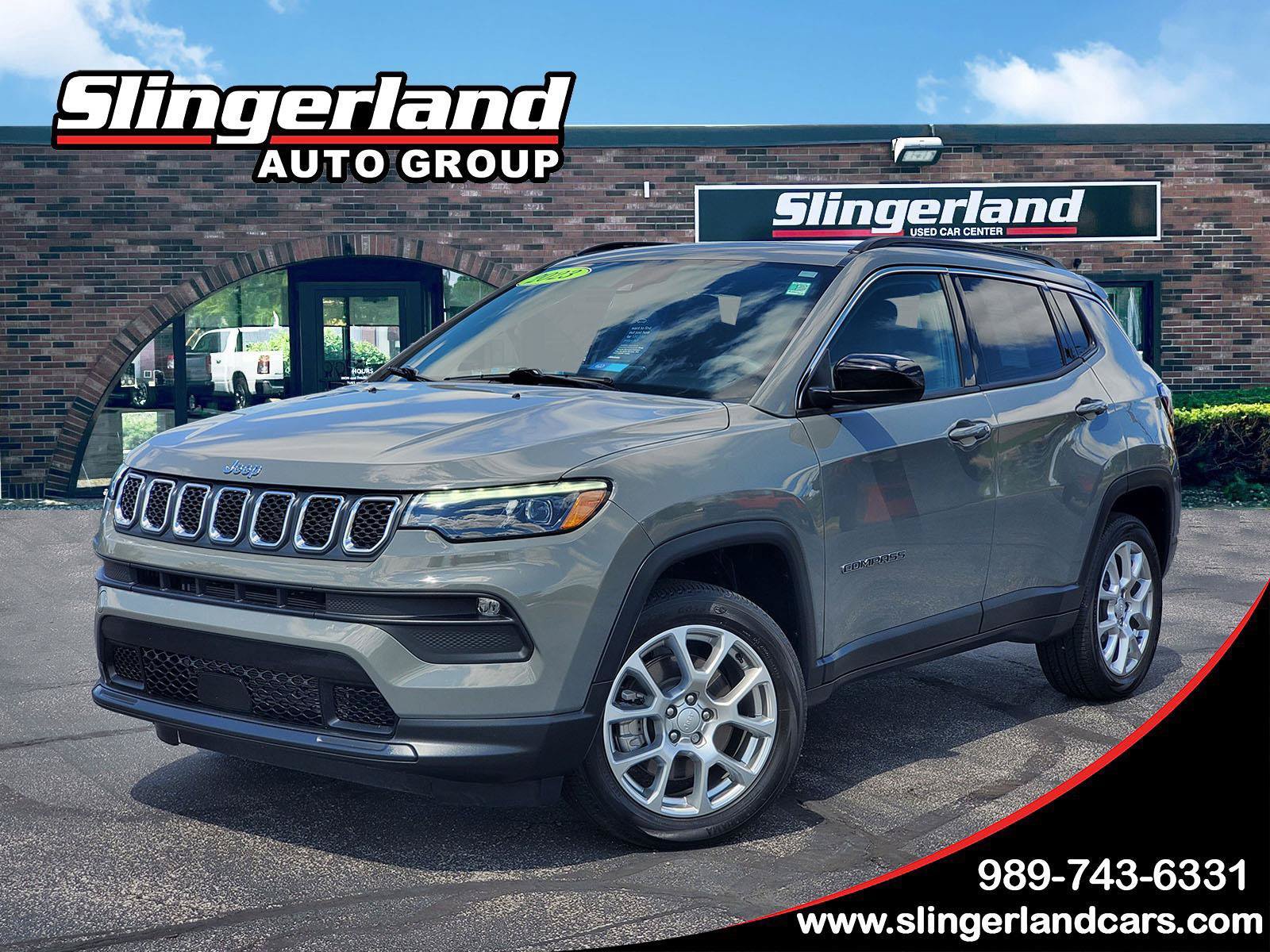 Used 2023 Jeep Compass Latitude w/ Sun and Sound Group AWD/4WD image 1