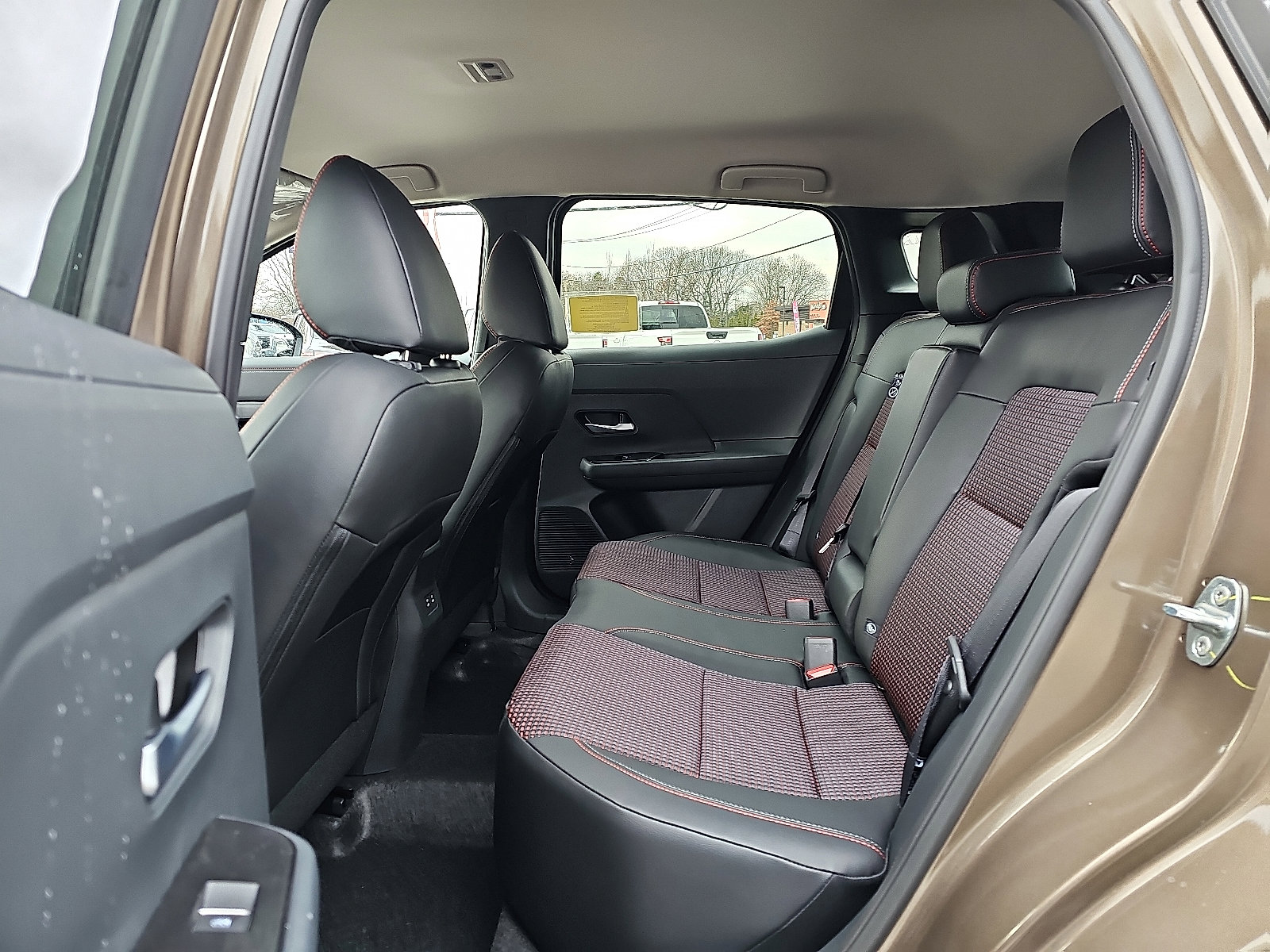 New 2026 Nissan Kicks SR w/ Cold Weather Package image 6