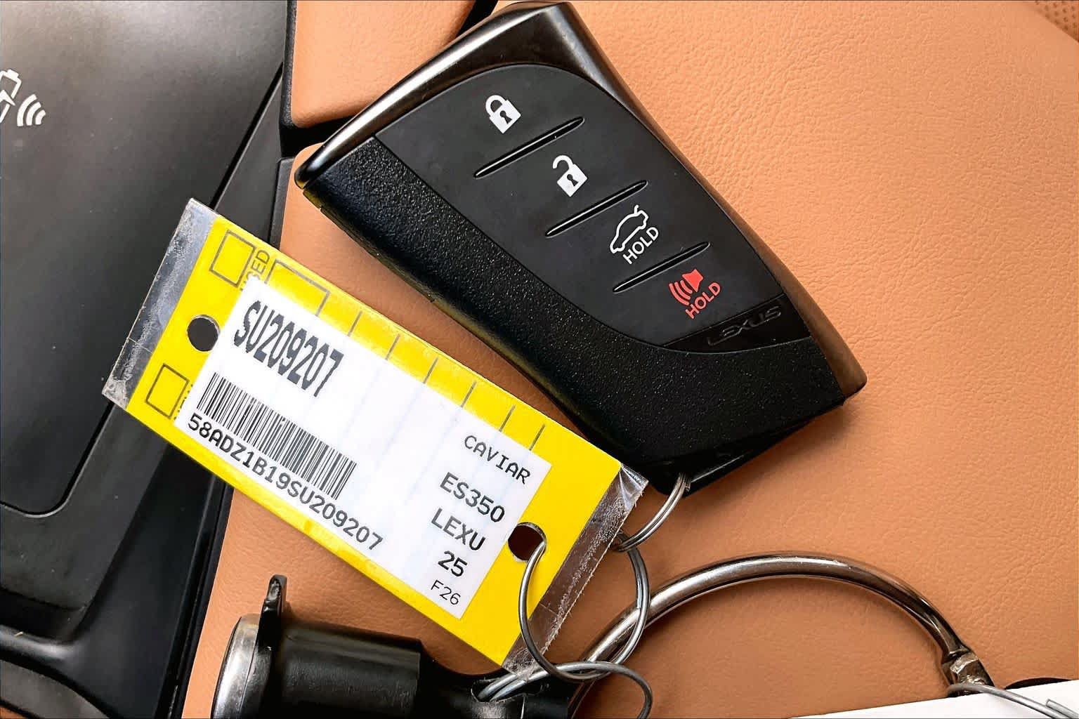 Used 2025 Lexus ES 350 w/ Premium Package FWD image 15