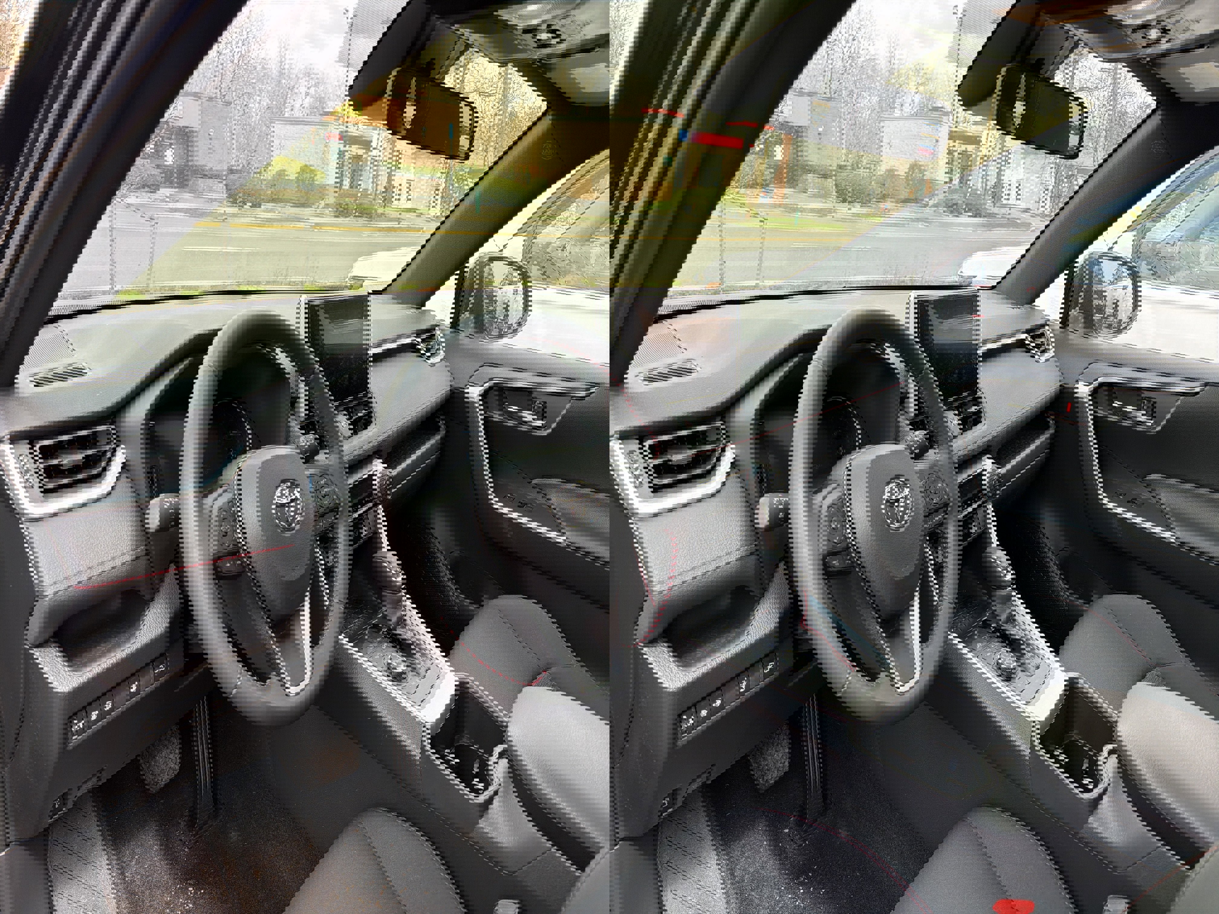 Used 2024 Toyota RAV4 SE w/ Weather & Moonroof Package image 9