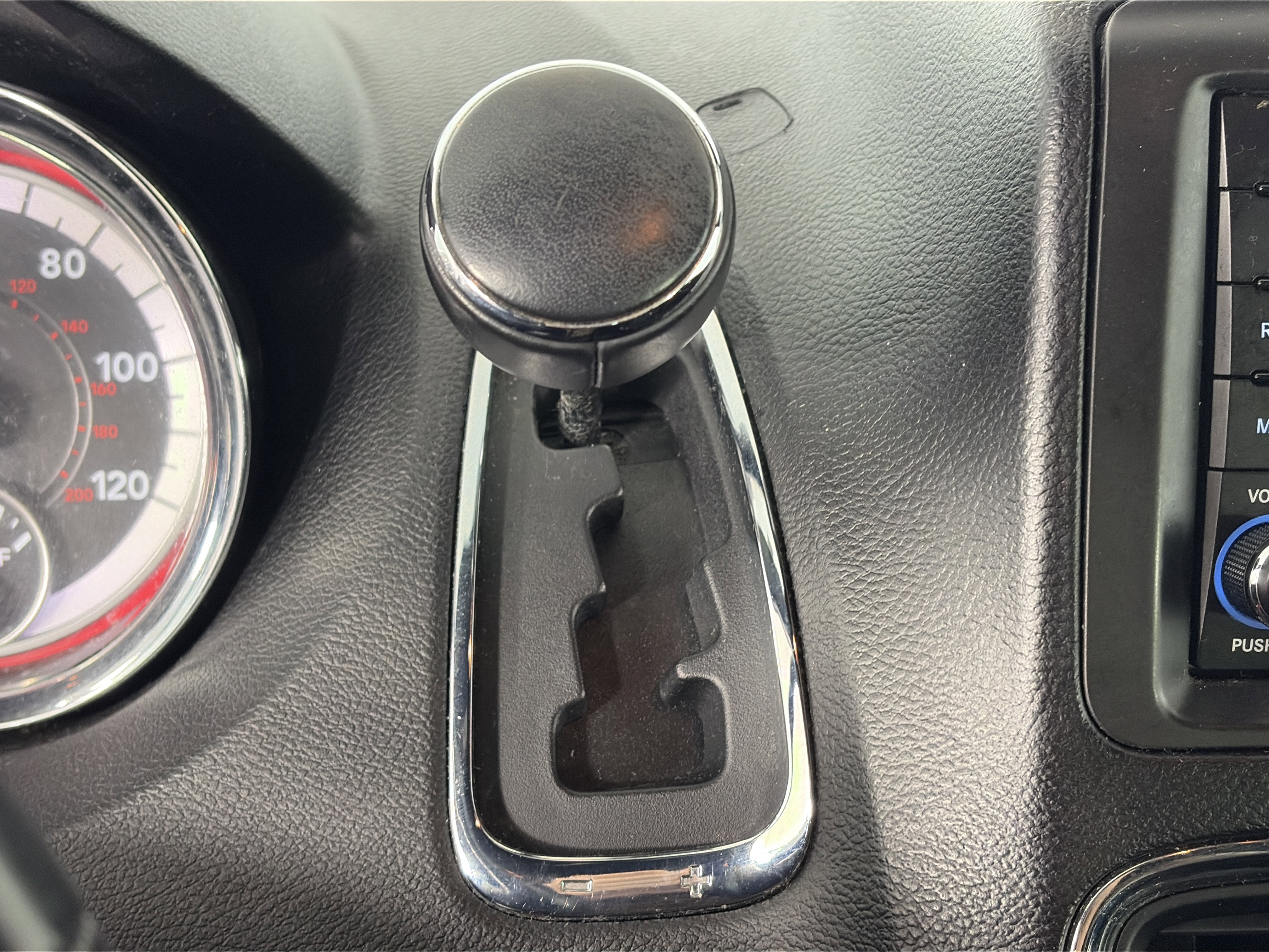 Used 2018 Dodge Grand Caravan SE image 22