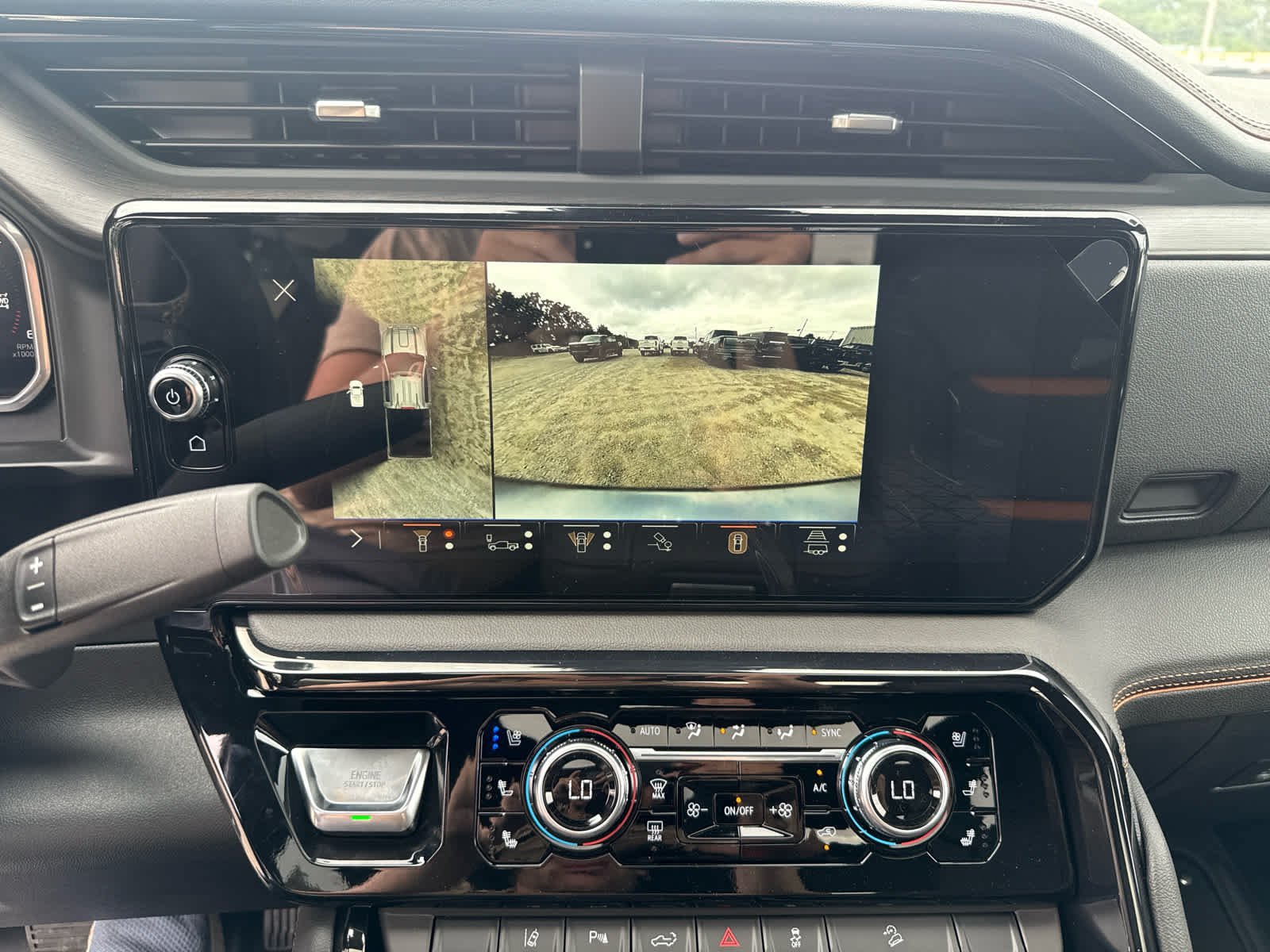 New 2026 GMC Sierra 2500 AT4 w/ Technology Package AWD/4WD image 19