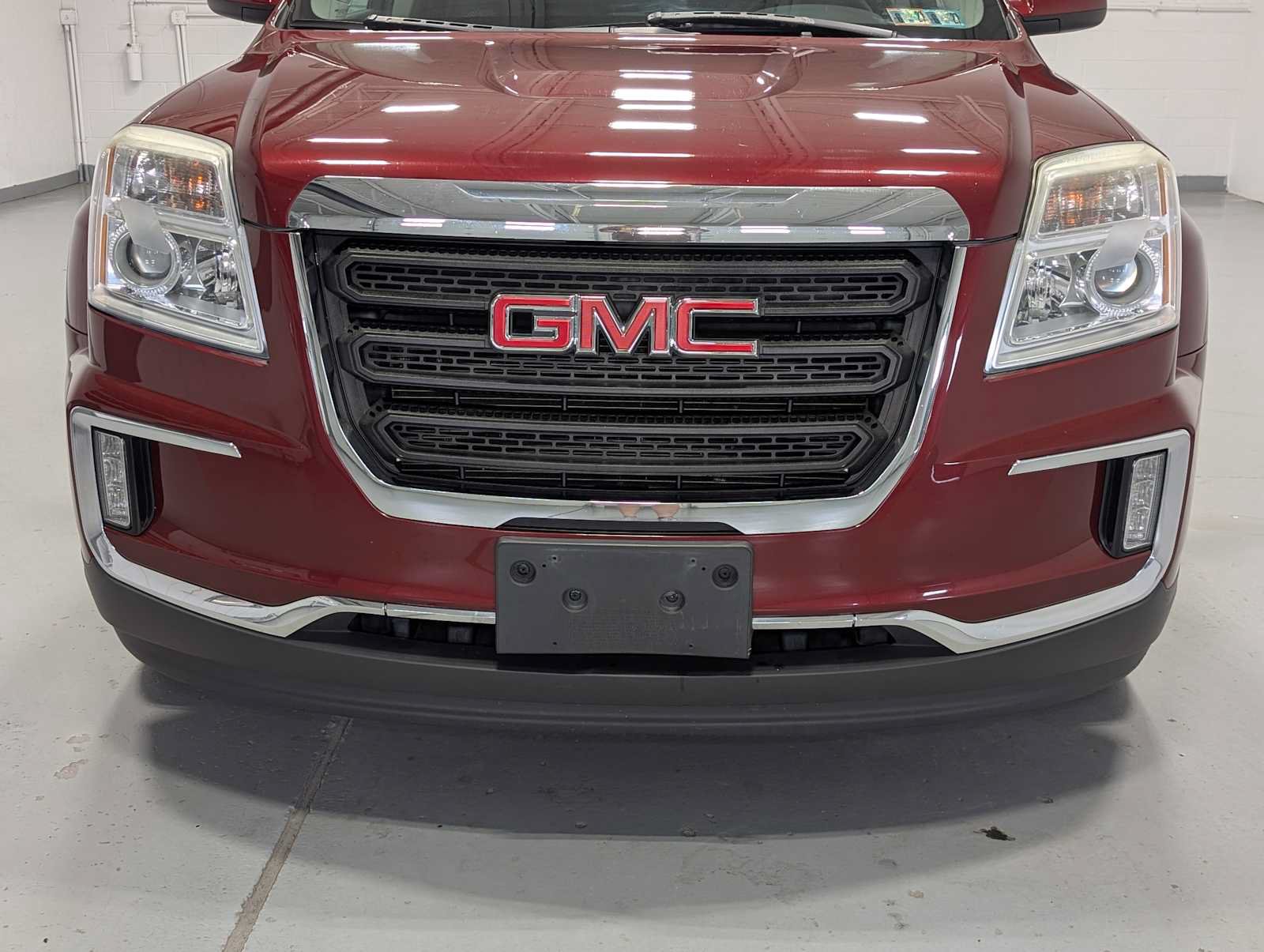 Used 2016 GMC Terrain SLE w/ Driver Alert Package I AWD/4WD image 2