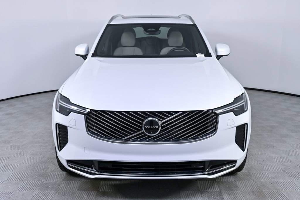 Certified 2025 Volvo XC90 B6 Plus image 33