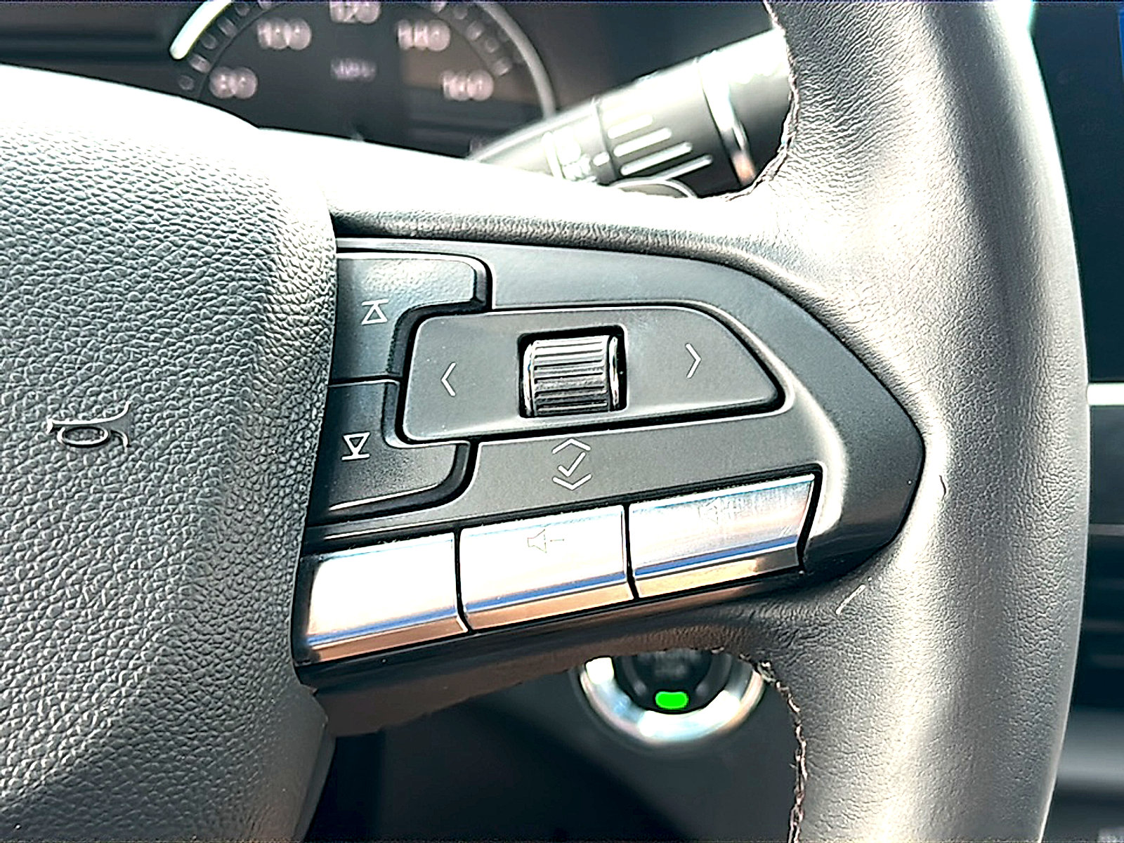 Used 2024 Cadillac CT4 Luxury w/ Cold Weather Package RWD image 29
