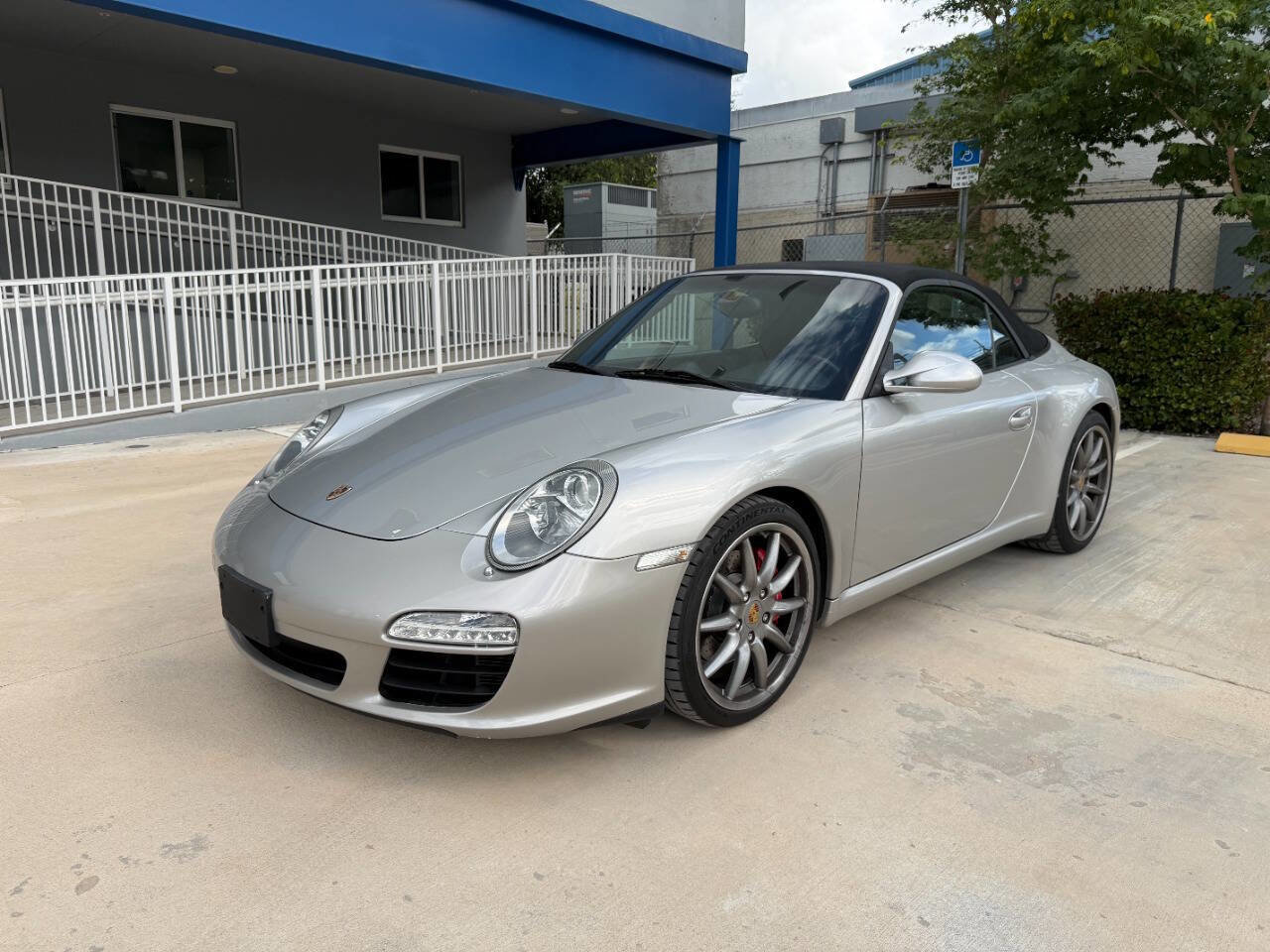 Used 2009 Porsche 911 Carrera S image 3