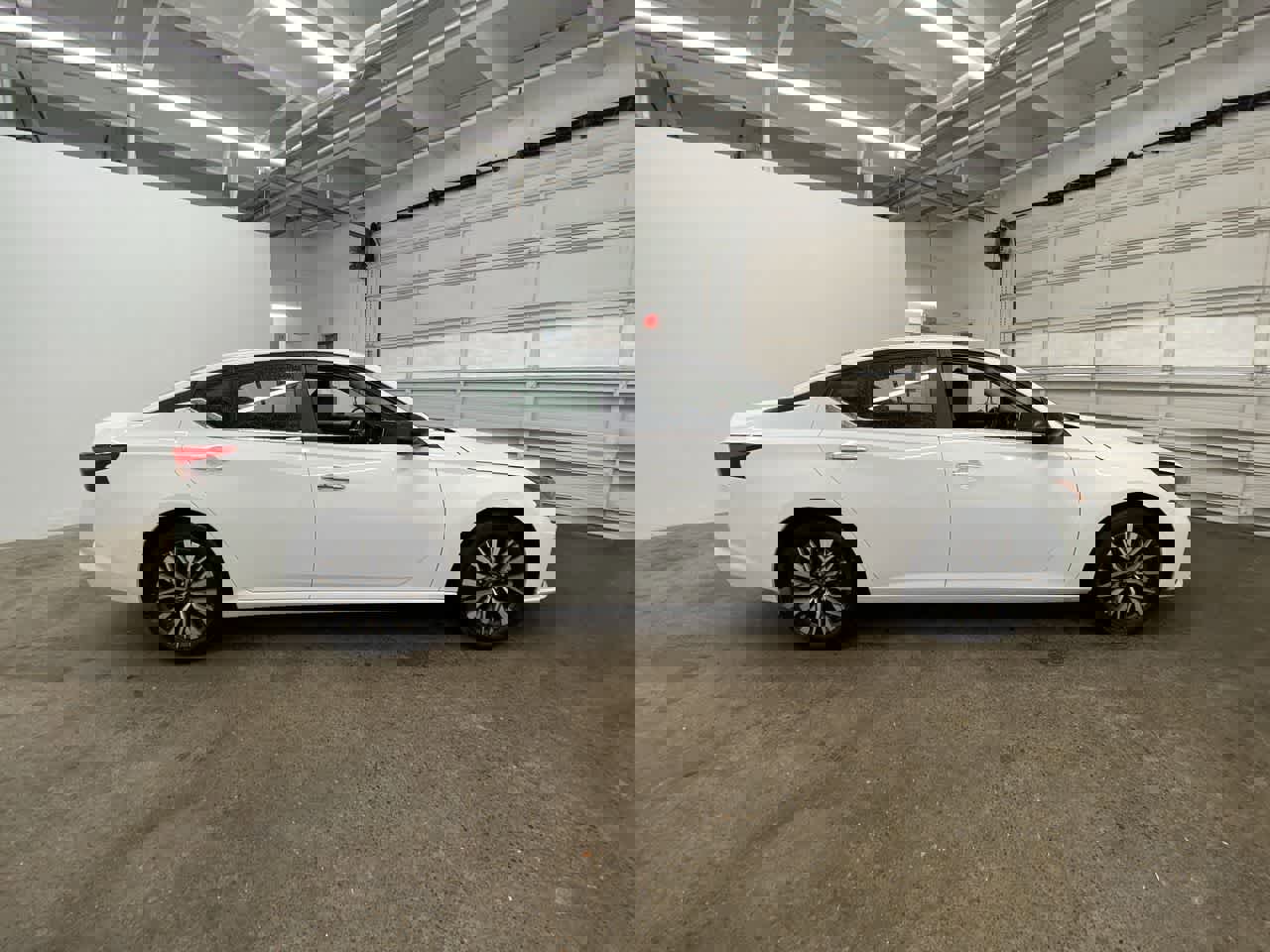 Used 2025 Nissan Altima 2.5 SV image 7