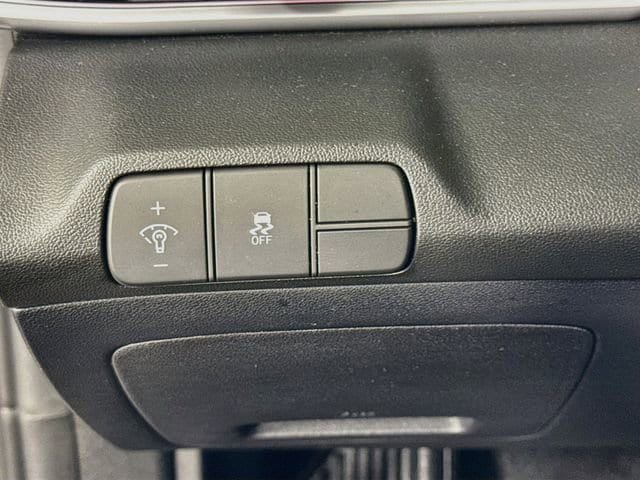 Used 2024 Hyundai Elantra Limited FWD image 10