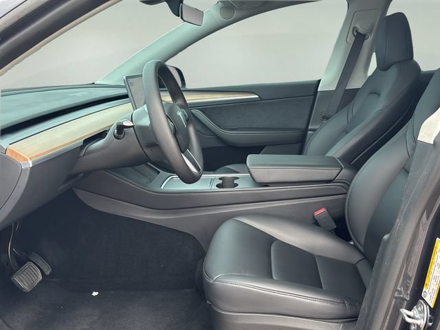 Used 2024 Tesla Model Y Long Range AWD/4WD image 17
