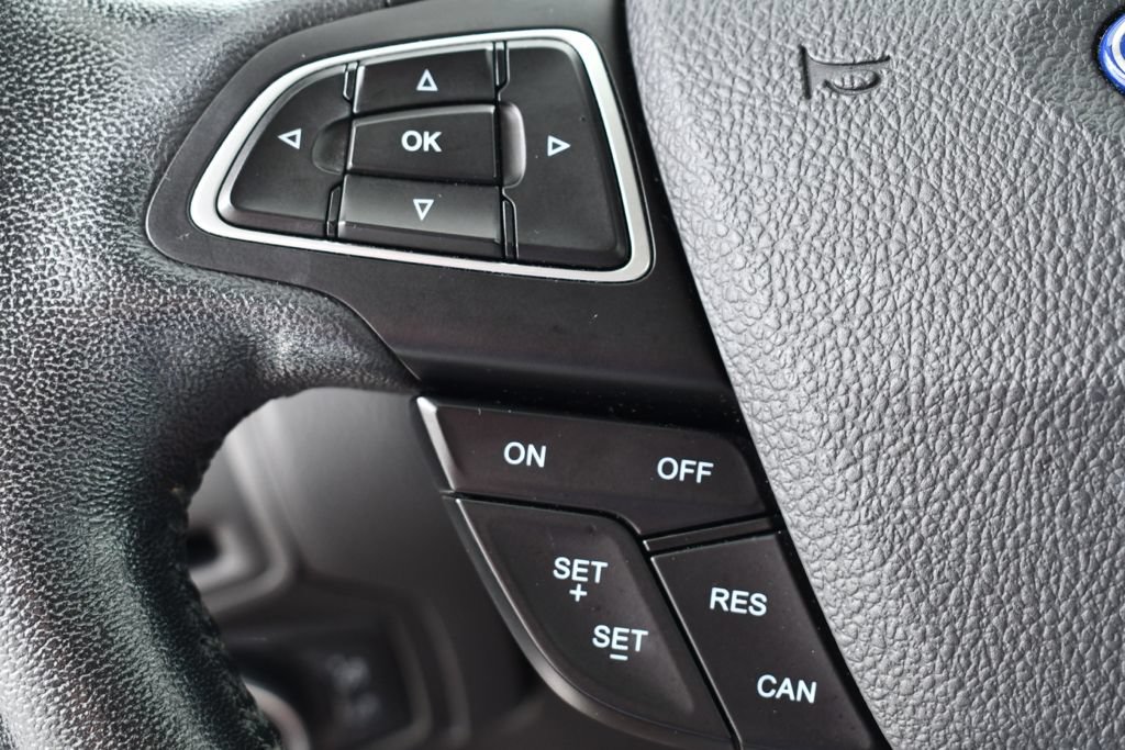 Used 2018 Ford Focus SE w/ Cold Weather Package FWD image 31