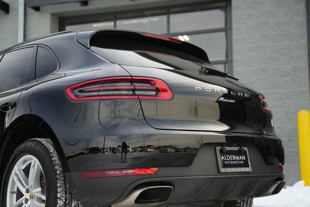 Used 2017 Porsche Macan w/ Driver Memory Package image 21