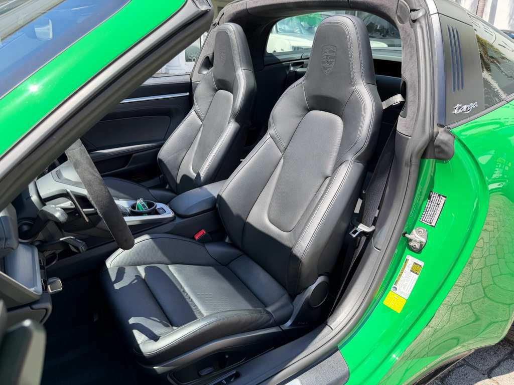 Used 2021 Porsche 911 Targa 4 AWD/4WD image 36