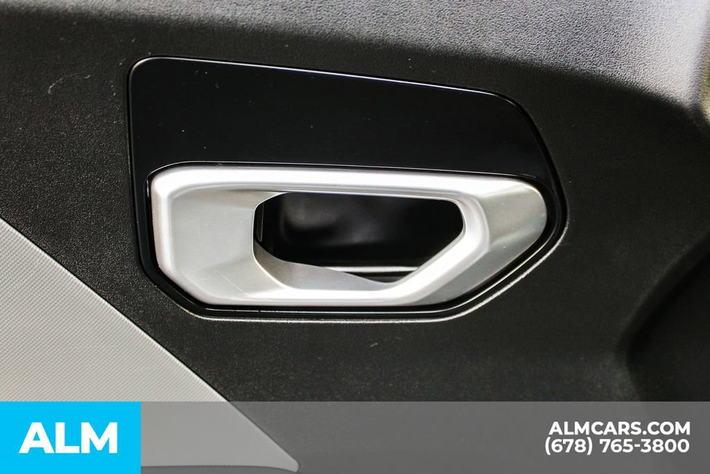 Used 2025 Kia K4 LXS image 37