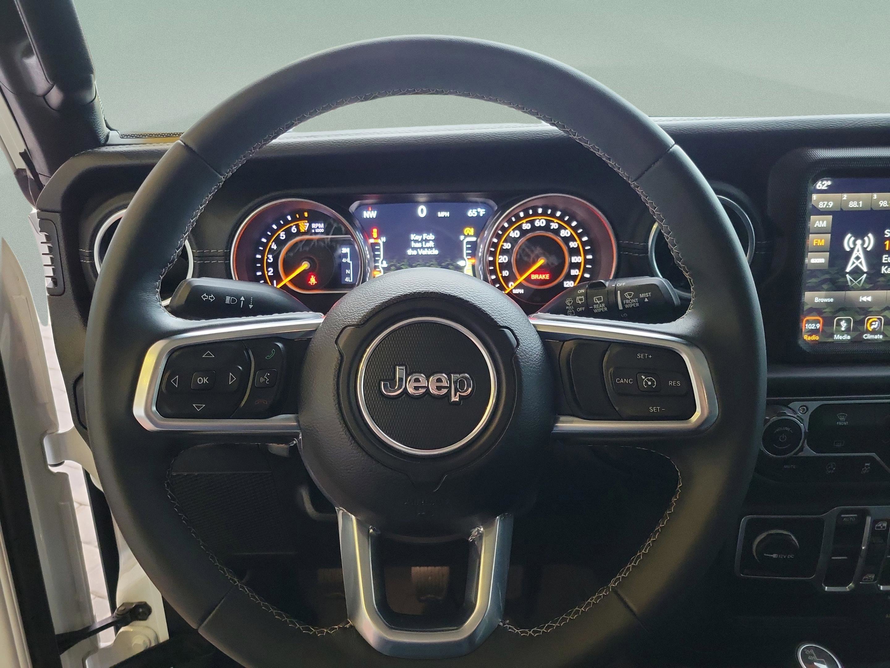 Used 2018 Jeep Wrangler Unlimited Sahara image 12