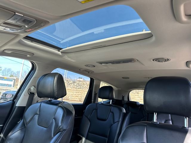 Used 2025 Kia Telluride S AWD/4WD image 44